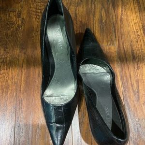 Nine West black croc pumps